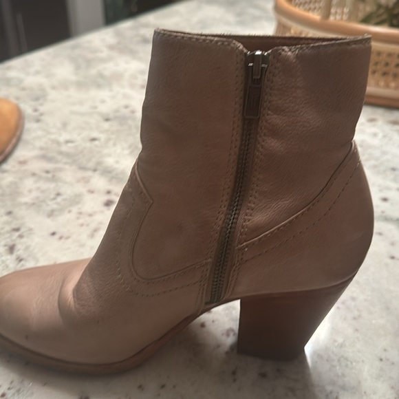 Frye Essa ankle bootie - Picture 4 of 4